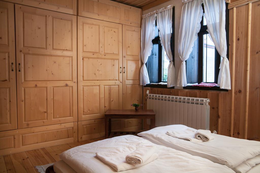Mutafova Guest House Veliki Preslav Exterior photo