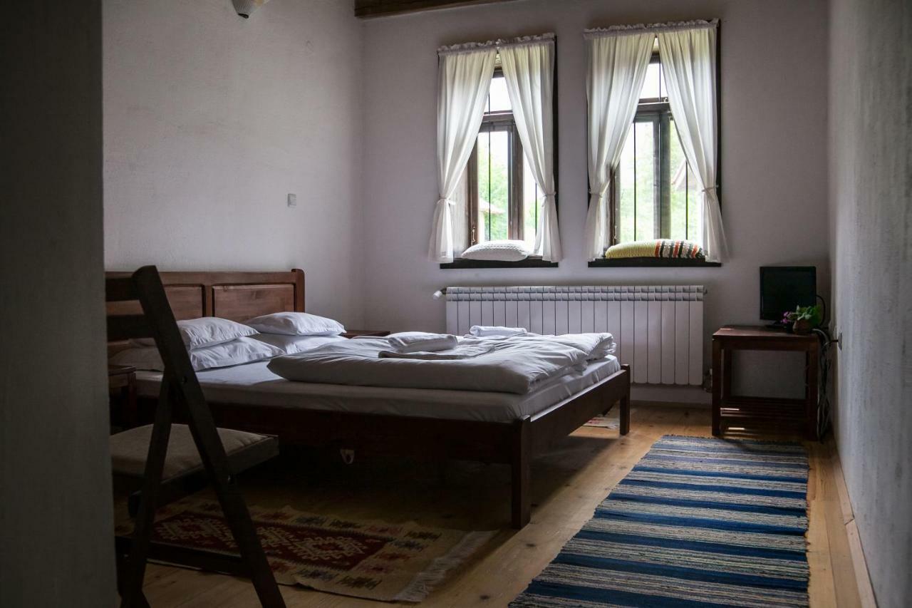 Mutafova Guest House Veliki Preslav Exterior photo