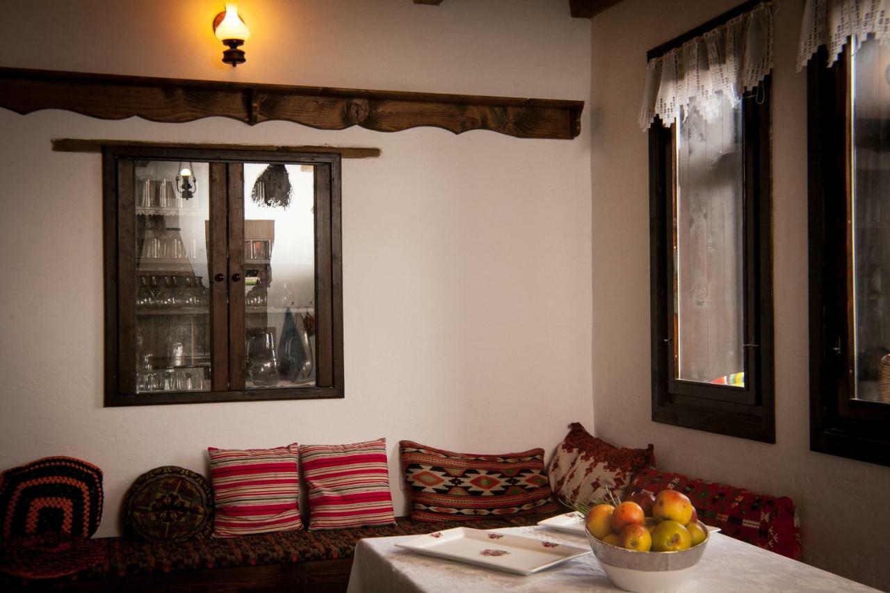 Mutafova Guest House Veliki Preslav Exterior photo
